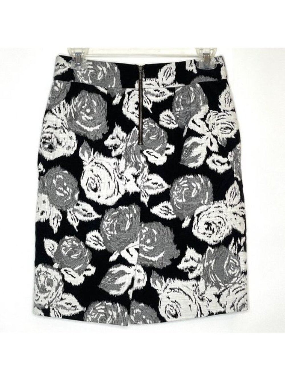 Banana Republic Rose Floral Tapestry Skirt Black Gray White Lined Pencil Size 2P - Picture 2 of 11